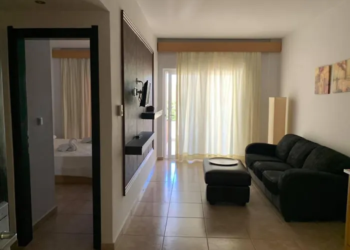 K Boutique מלון יאליסוס